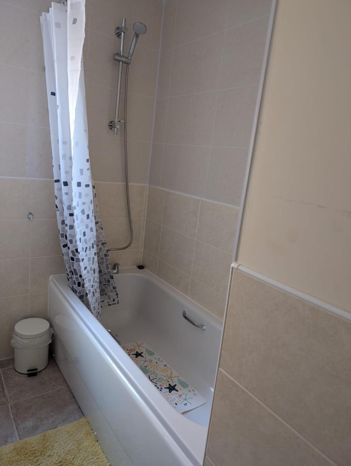 Holytown Homes Esterno foto