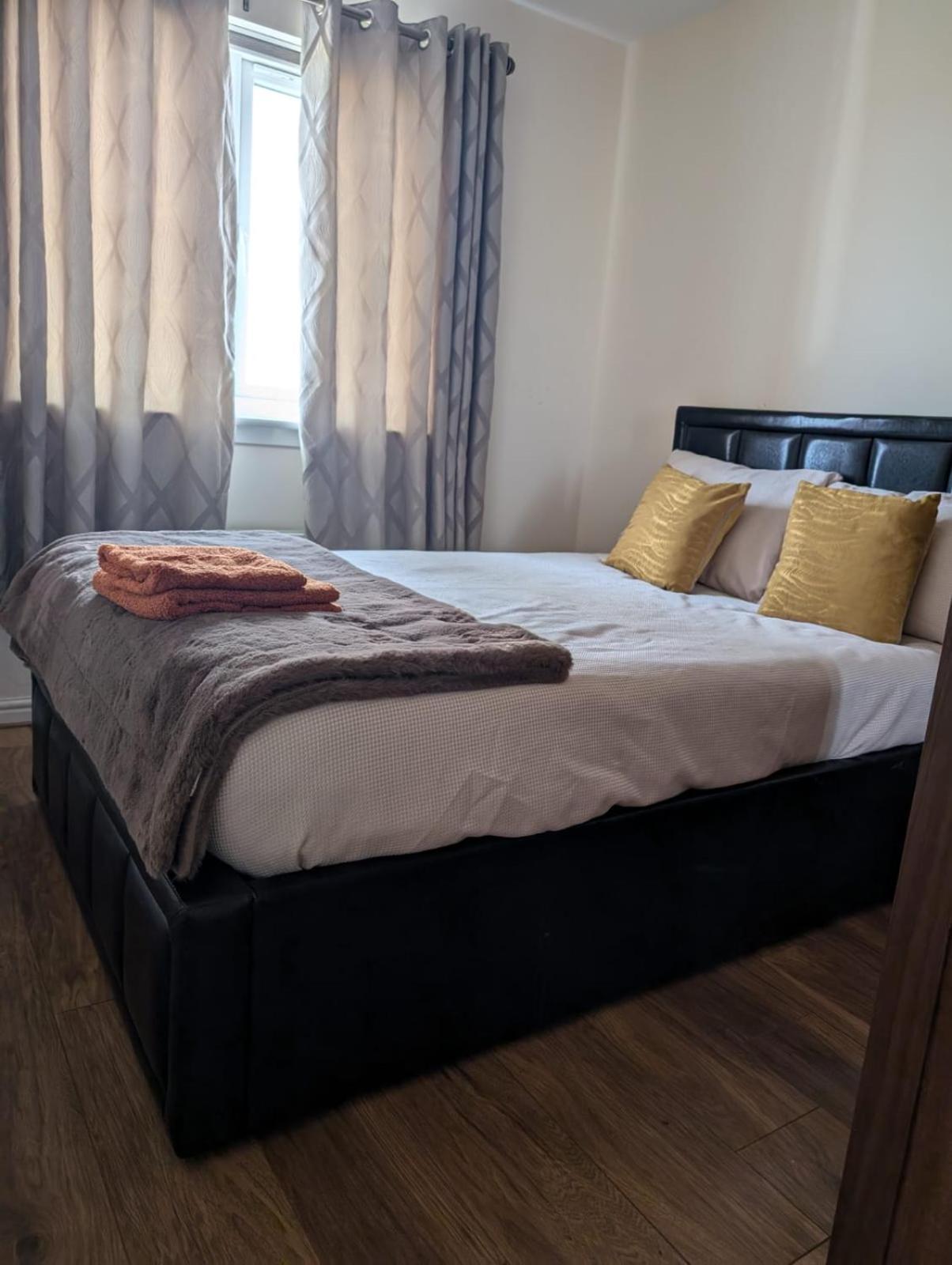 Holytown Homes Esterno foto
